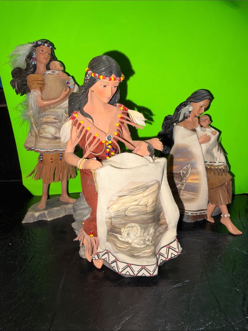 Handcrafted Native Mother and Child Figurine - Brown and Cream - Picture 11 of 11